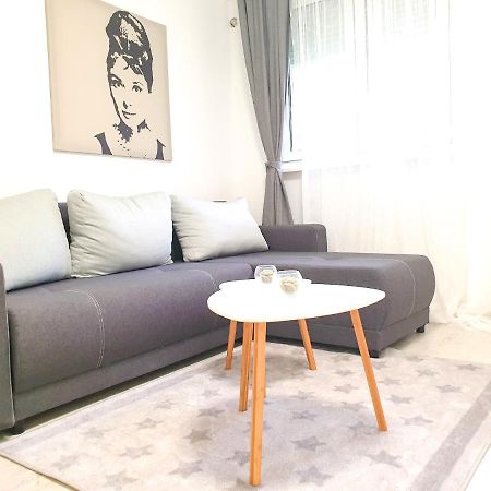 Apartment Iskra เบลเกรด ภายนอก รูปภาพ